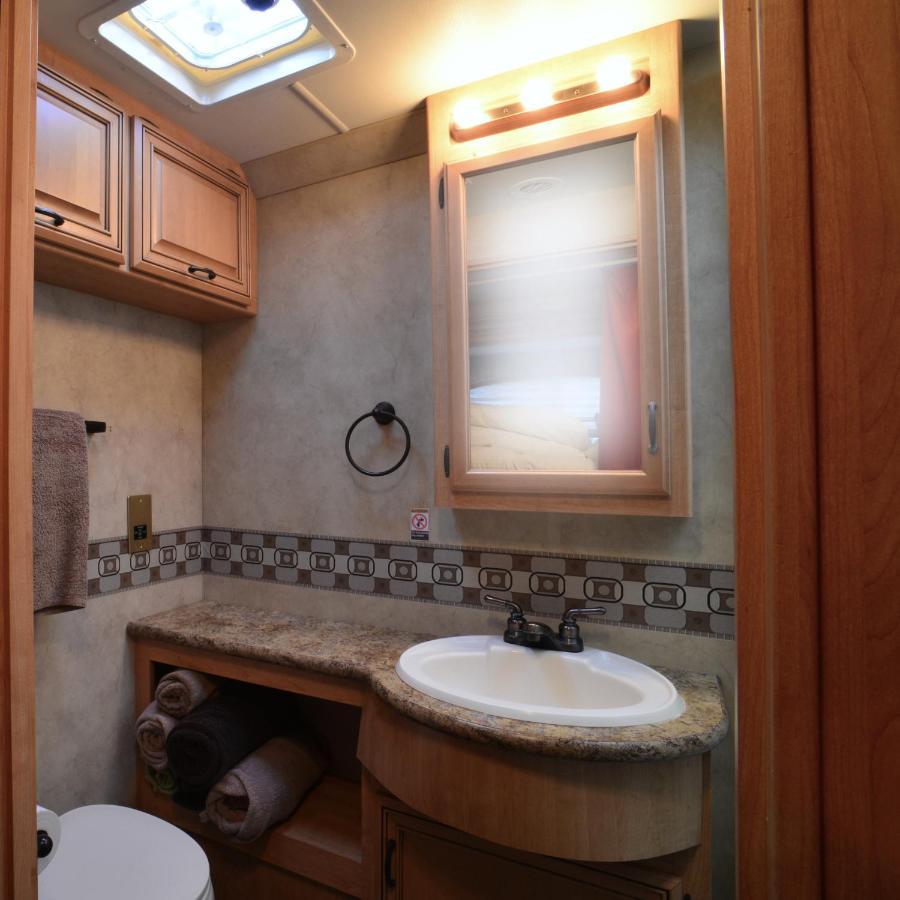 Luxury American Rv With Hot Tub West Chiltington Exterior foto